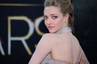 amanda-seyfried-oscars-makeup-w724