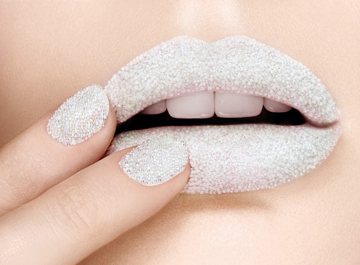 ciat_caviar_manicure_white