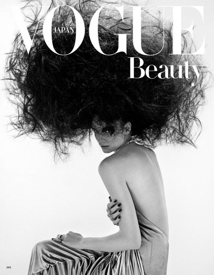 Maud-Welzen-by-Kenneth-Willardt-for-Vogue-Japan-April-2013