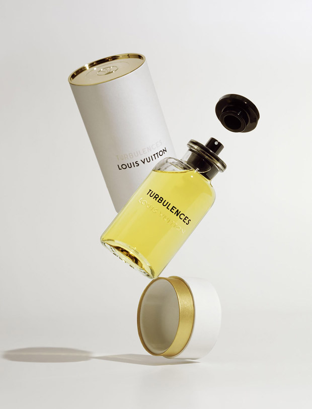 Louis Vuitton on X: #LVParfums Astoundingly simple beauty: Léa Seydoux on  set for the new fragrance campaign    / X
