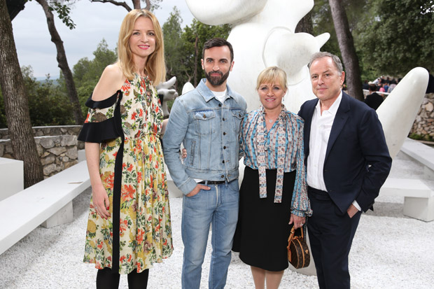 Louis-Vuitton-Celebrities-Cruise-2019-05-Delphine-Arnault,-Nicolas