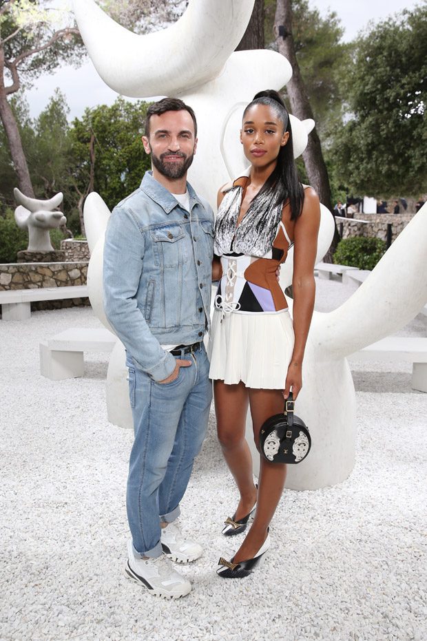 Louis-Vuitton-Celebrities-Cruise-2019-43-Nicolas-Ghesquière,-Laura-Harrier  - Beauty Scene