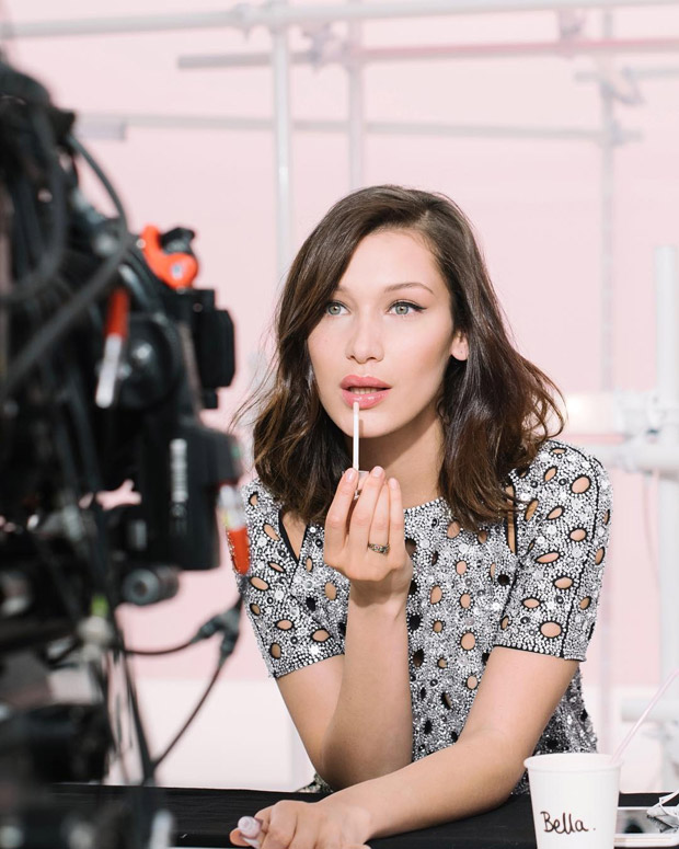 Bella Hadid Dior Lip Maximizer 2019 03 Beauty Scene
