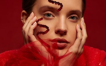 Holiday Fashion Tips To Help You Dazzle This Year