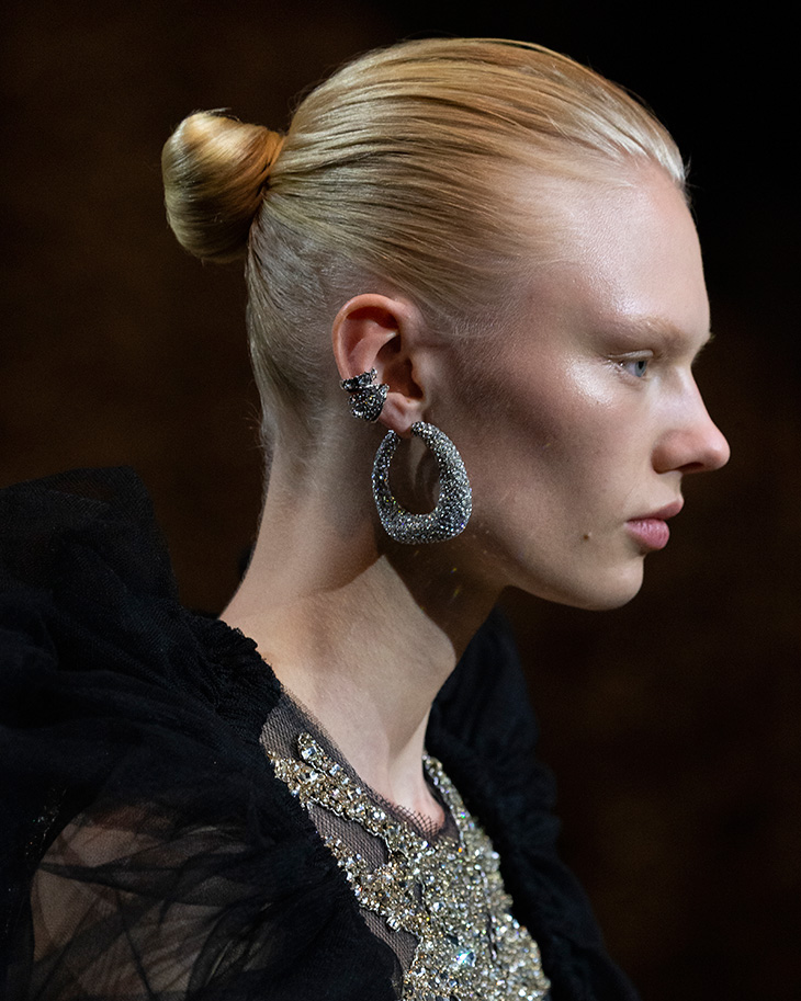 Hair Style and Makeup at Alexander McQueen Fall Winter 2022 Runway