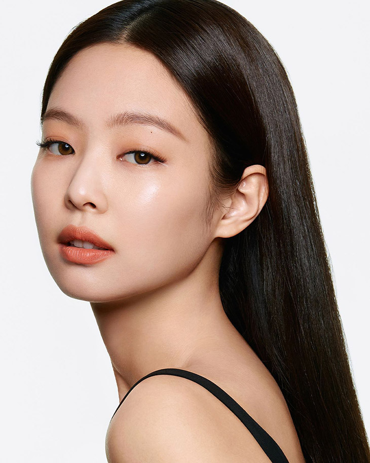 BLACKPINK'S JENNIE is the Face of HERA Silky Stay Foundation