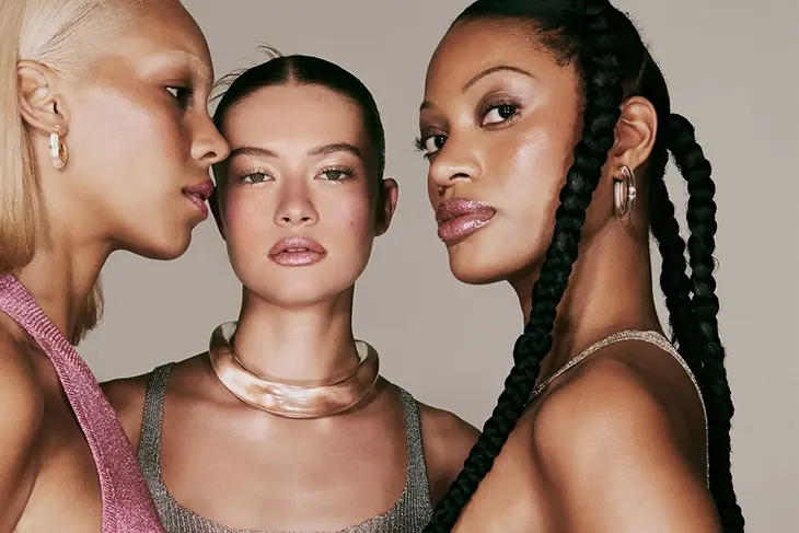 r.e.m. beauty Adds Y2K Twist with Glitter-Packed Lip Gloss Drop