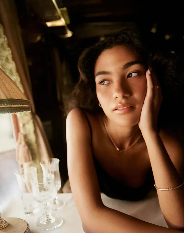 Olivia Dean x Hourglass