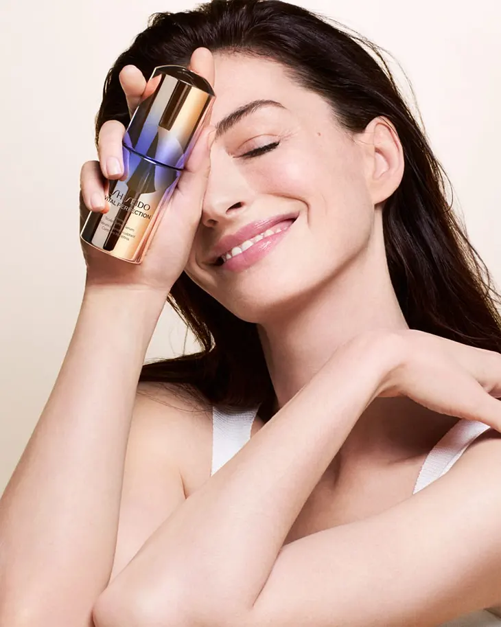 SHISEIDO Intensive SculptDefine Serum Anne Hathaway